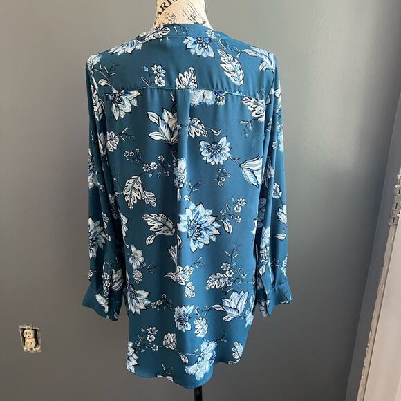 A.n.a light blue white and black floral long sleeve blouse w/ lace up tie Detail - Picture 2 of 9